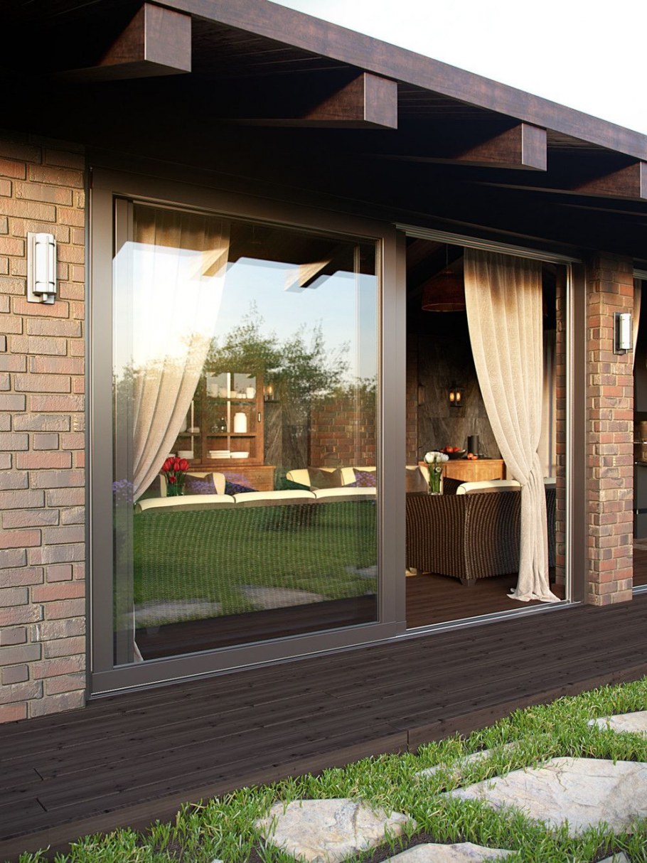 Панорамные окна в частном доме на веранде