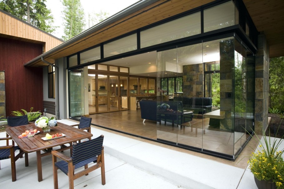 Терраса с панорамными окнами