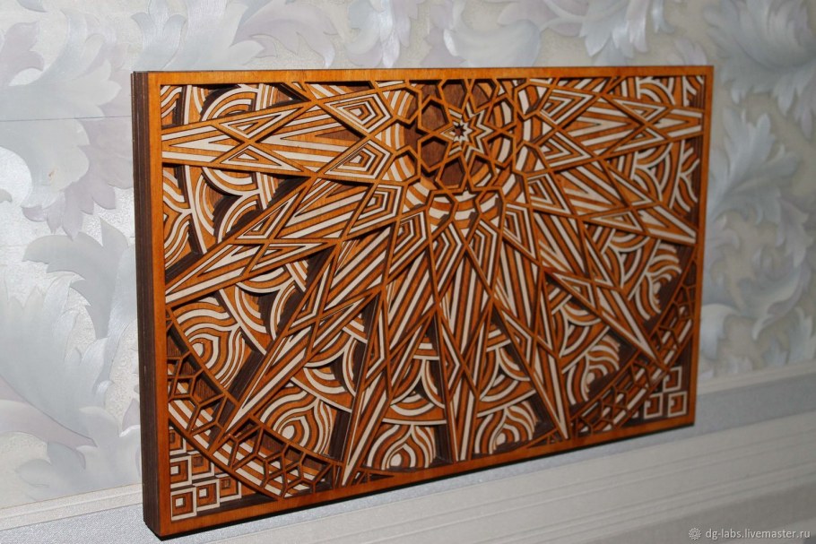 Деревянное панно на стену