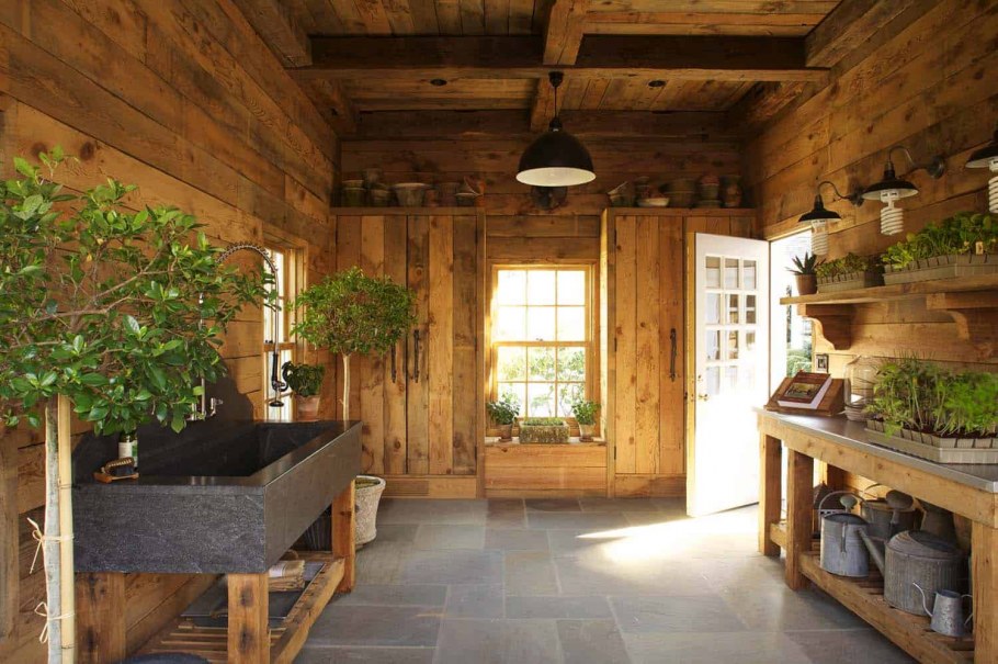 Интерьер сарая на даче