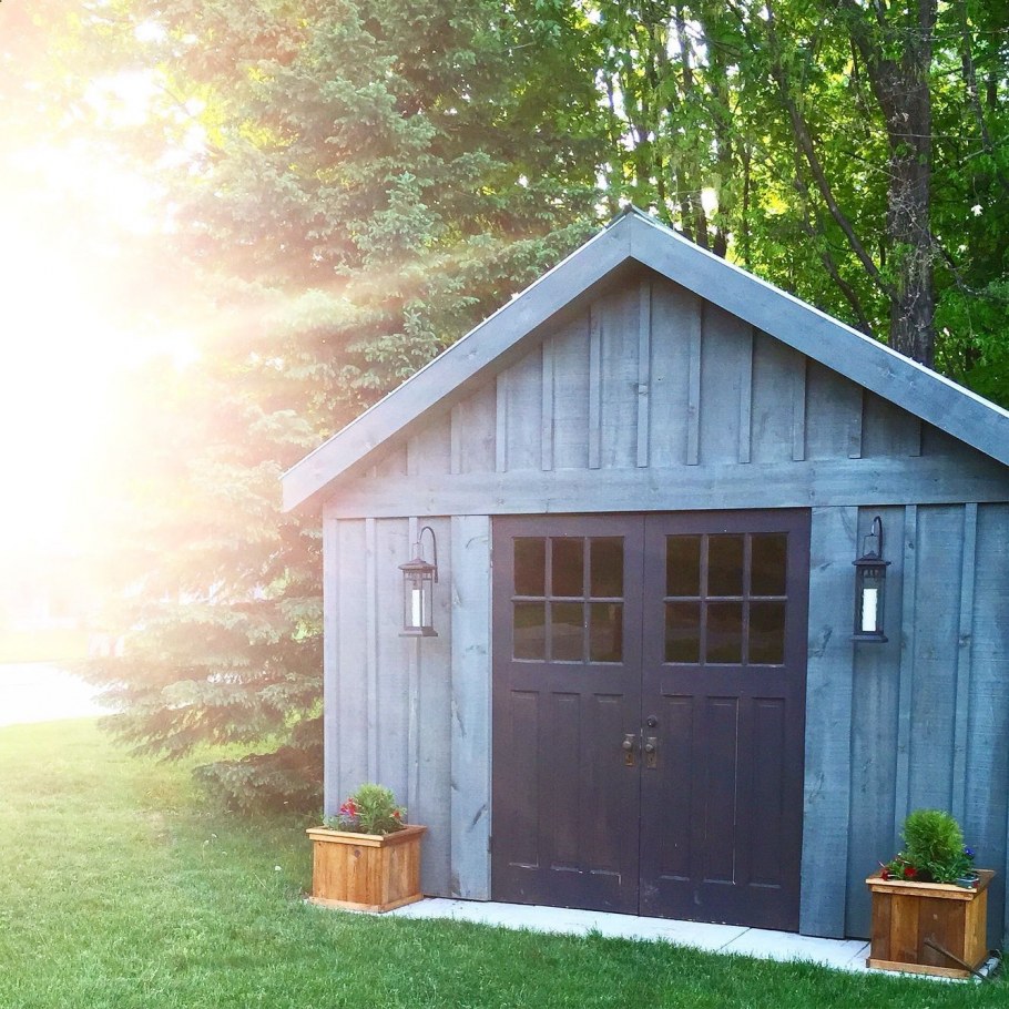 Красивый хозблок