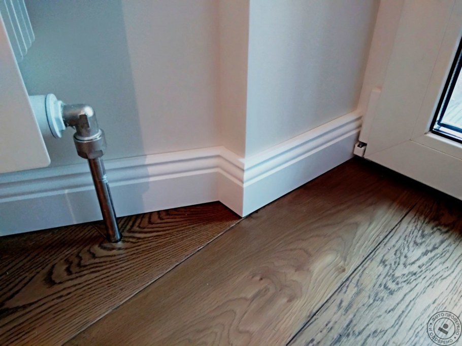 Крепеж плинтуса МДФ quick Step