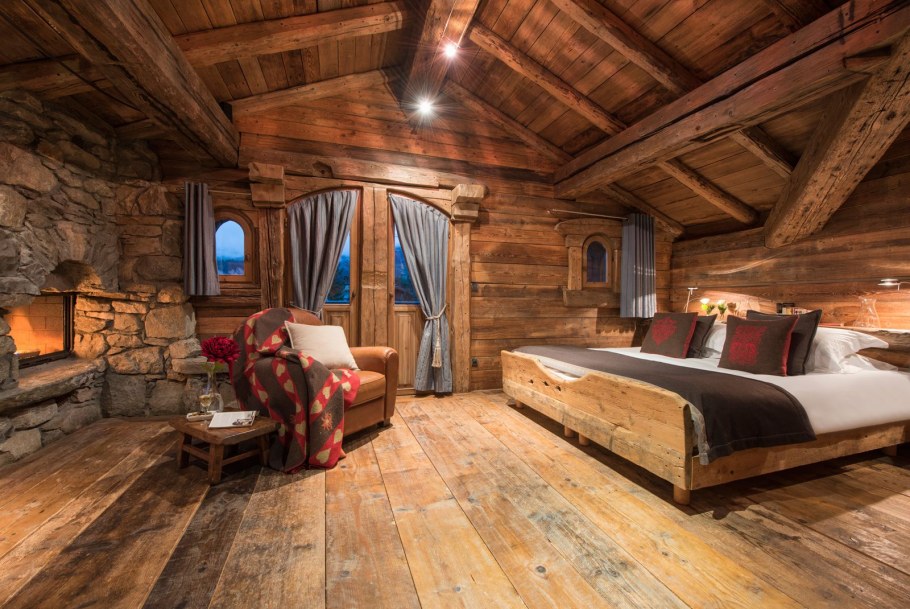 Сруб в стиле Шале