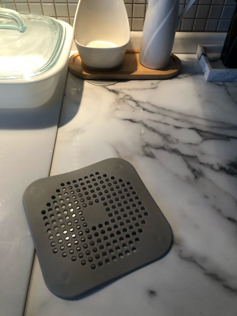 Слив в раковину с клапаном