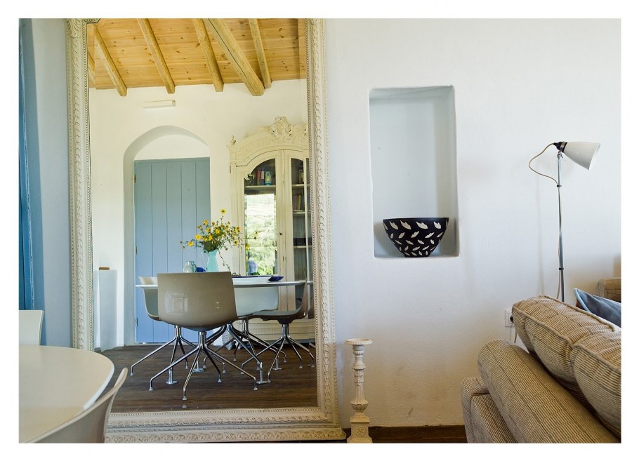 Квартира студия в греческом стиле