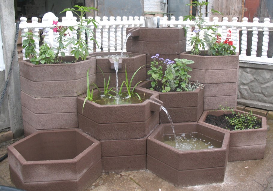 Бетонные клумбы для цветов