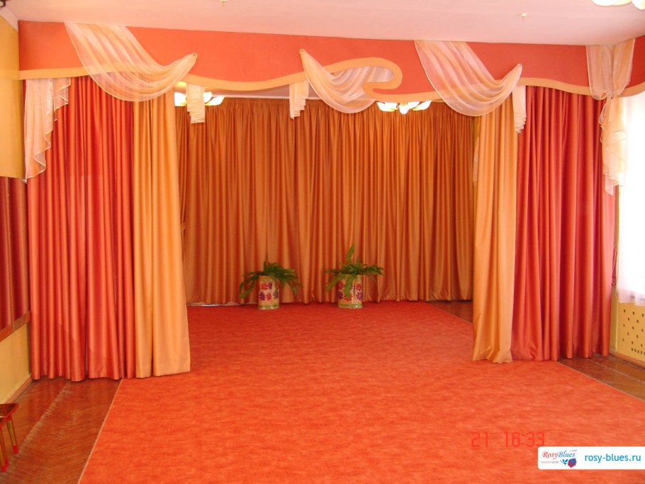 Шторы в музыкальный зал детского сада