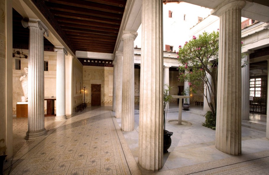 Перистиль Греция