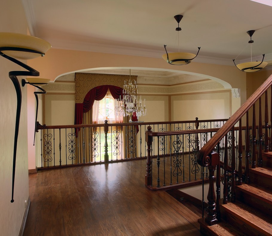 Холл второго этажа