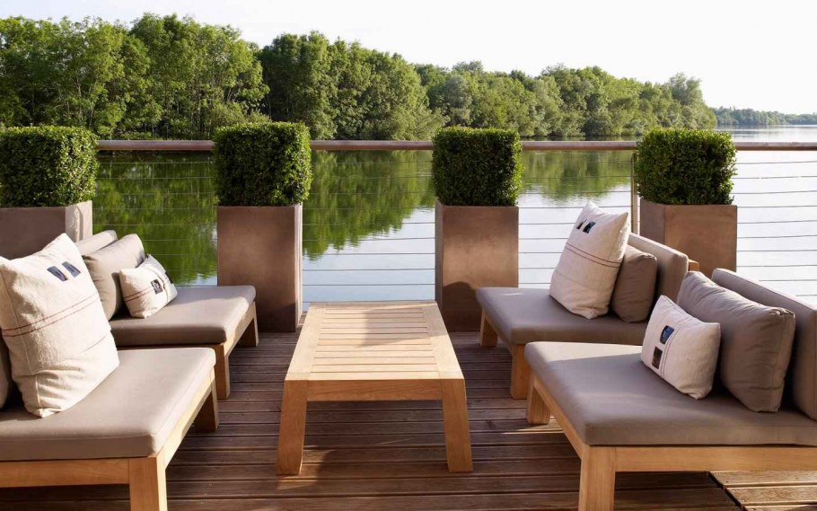 Деревянная мебель для террасы