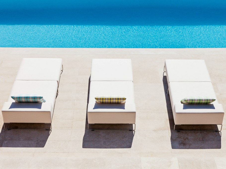 Дизайнерская мебель для пляжа