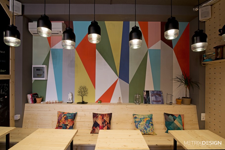 Минималистичное кафе