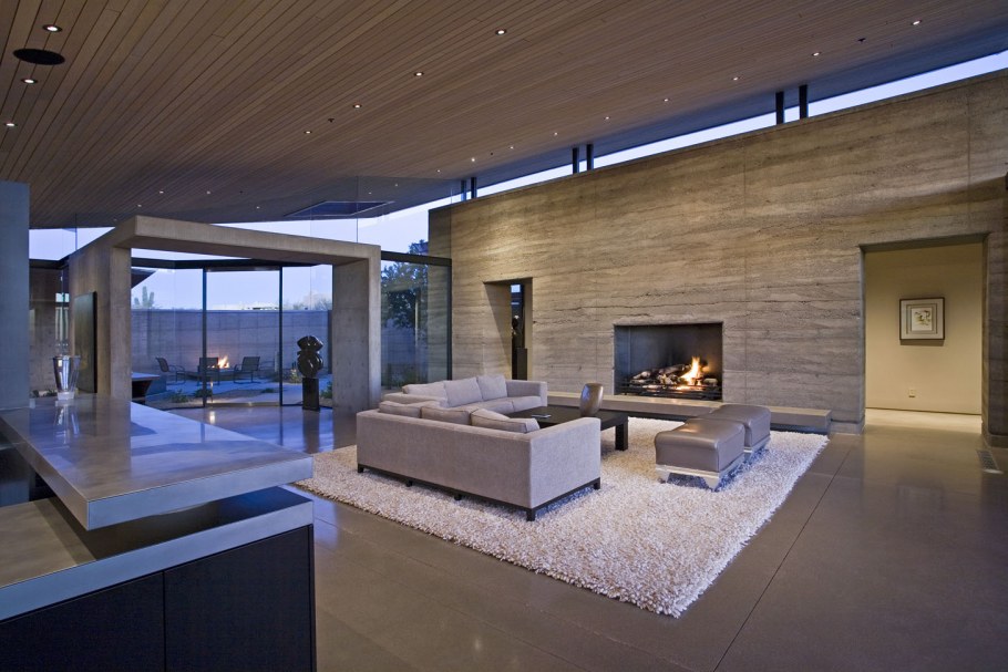 Современный особняк внутри