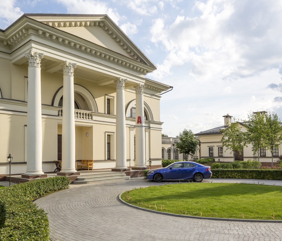 Архитектура вилла в испано-мавританском