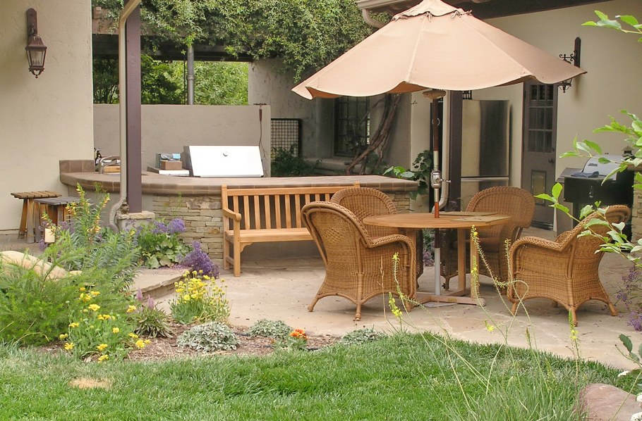 Внутренний дворик на даче