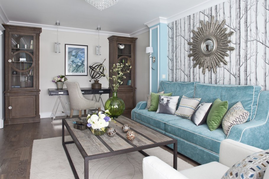 Интерьер гостиной со шторами цвета мяты