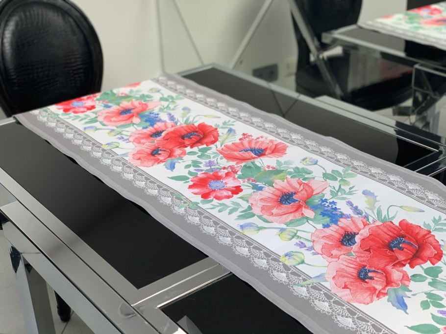 Дорожка на стол в интерьере