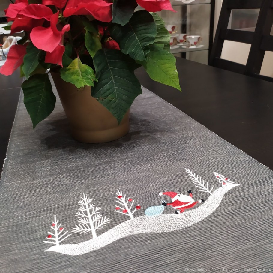 Плетеная дорожка на стол