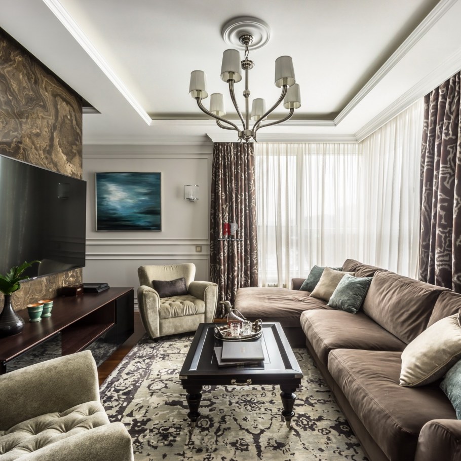 Коричневый диван в интерьере Неоклассика