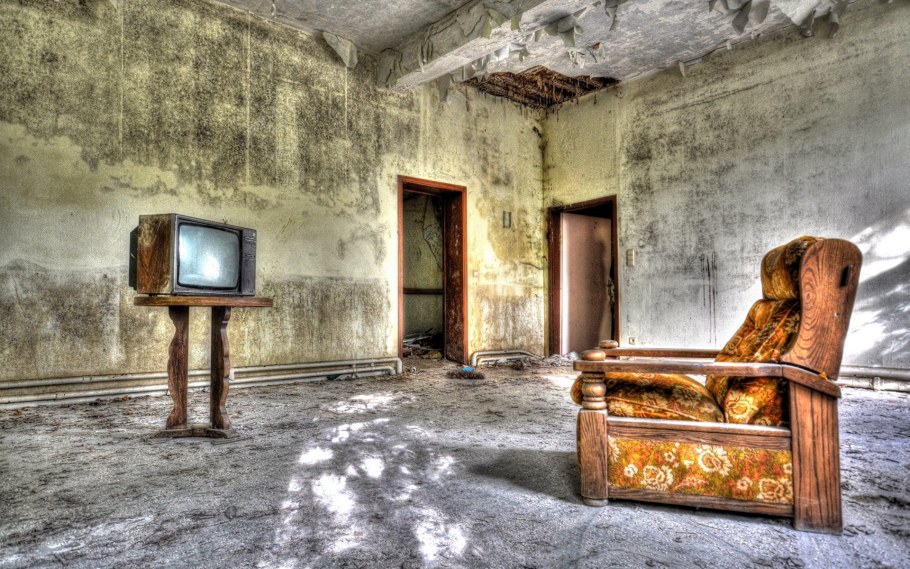 Старая заброшенная комната