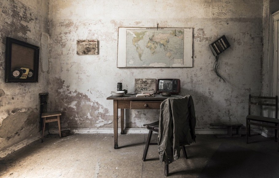 Обшарпанные стены