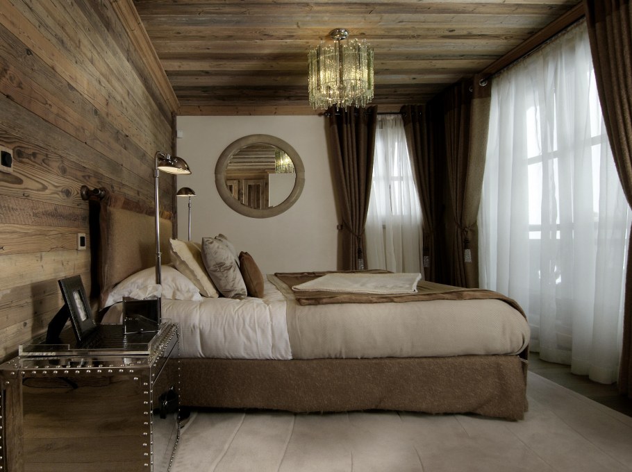 Мансарда в деревянном стиле