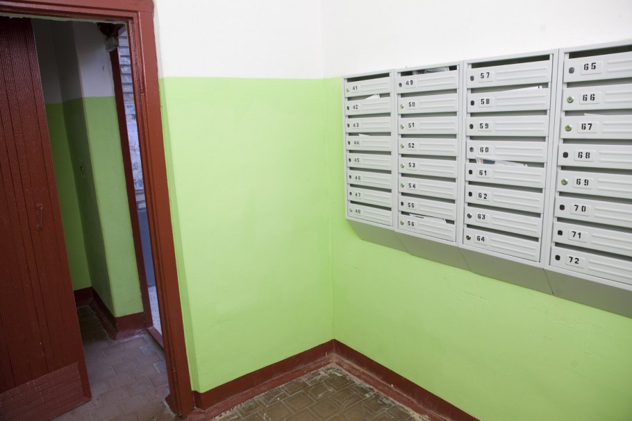 Панели в подъезде