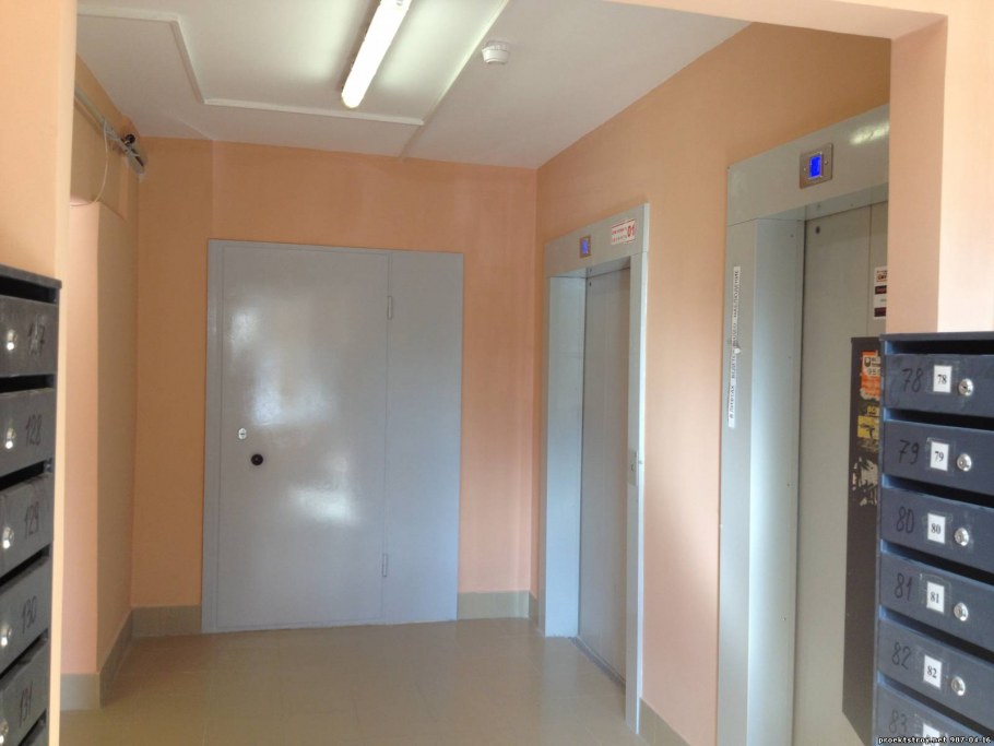 Бежевый лифт