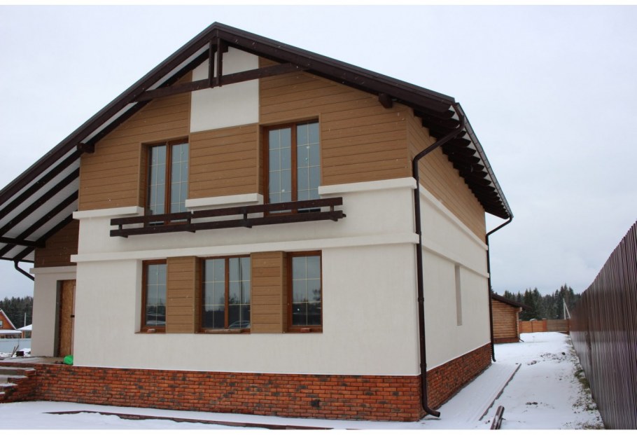 Комбинированная отделка фасада