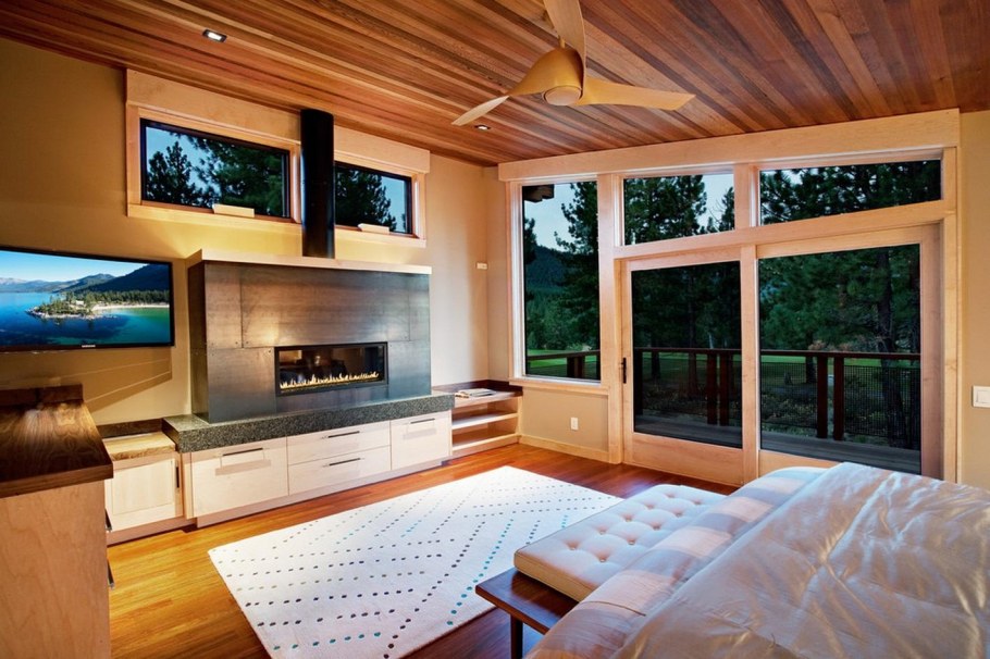 Современная комната в деревянном доме