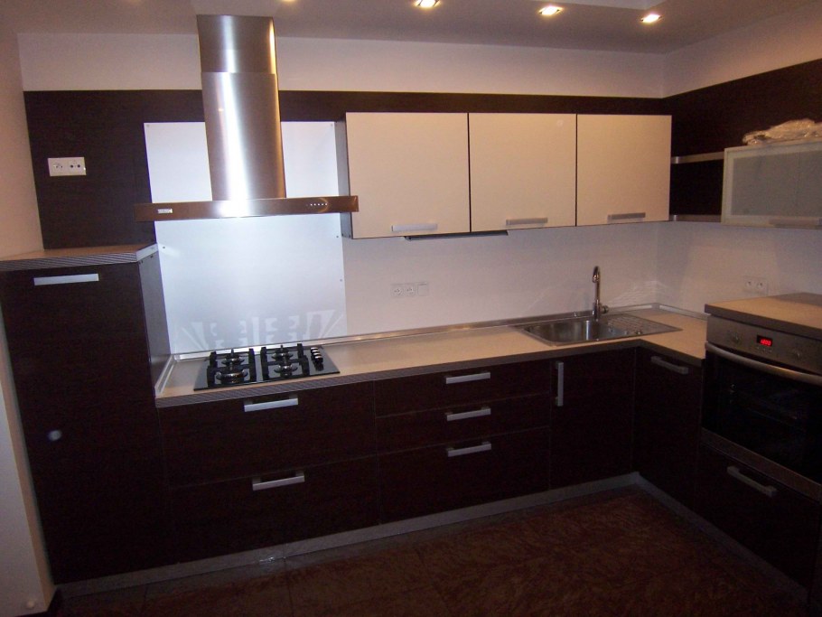 Газовая колонка в интерьере кухни