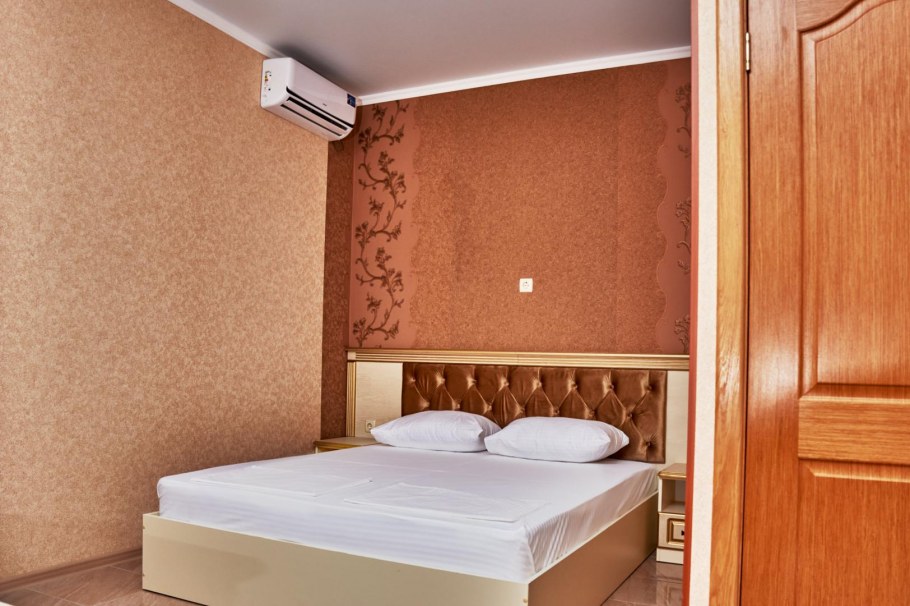 Отель шоколад Береговое Крым