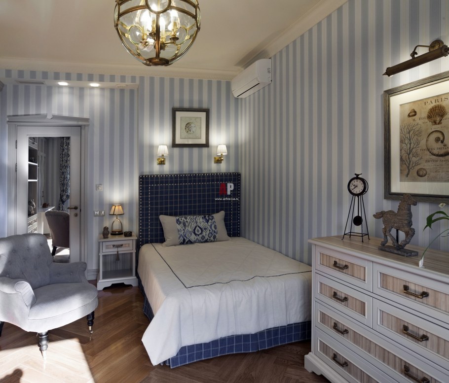 Детская комната для мальчика в классическом стиле