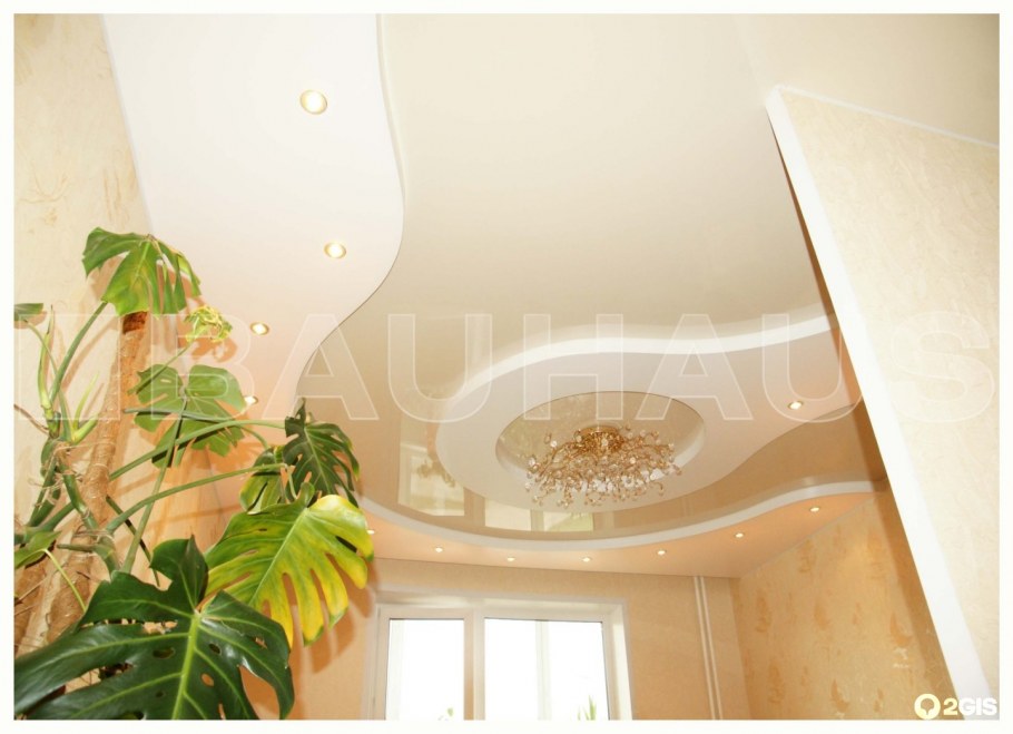 Натяжные потолки гостиная 18кв
