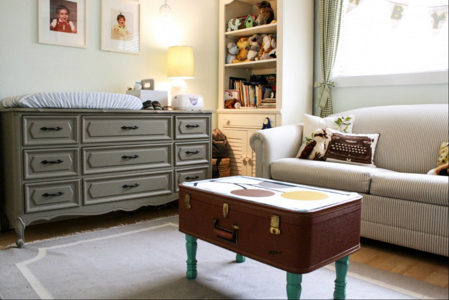 Мебель из чемоданов