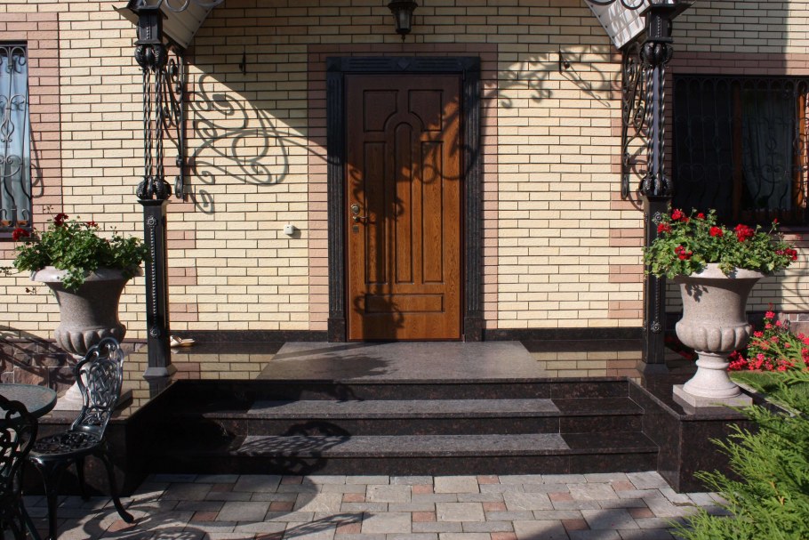 Веранда и входная дверь Америка