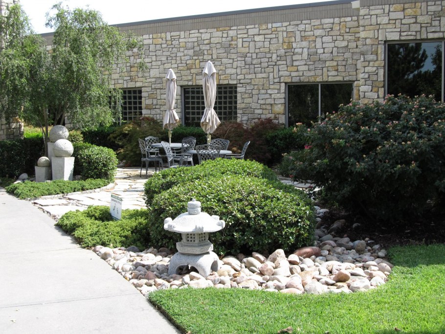 Современный регулярный сад