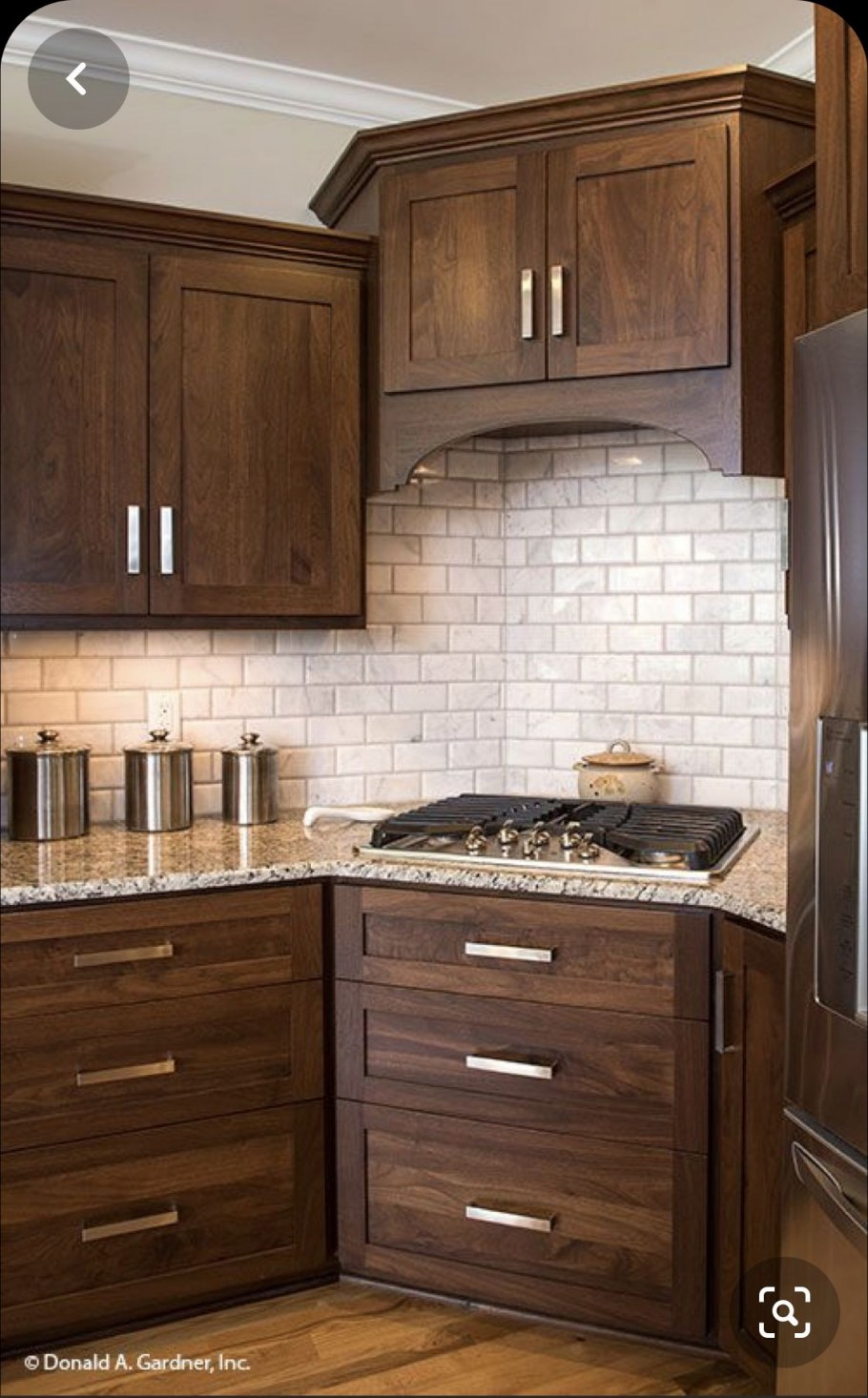 Орехового цвета дерево для покраски кухни