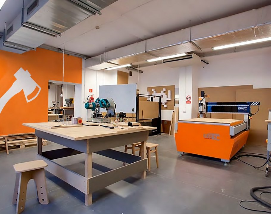 Современная столярная мастерская