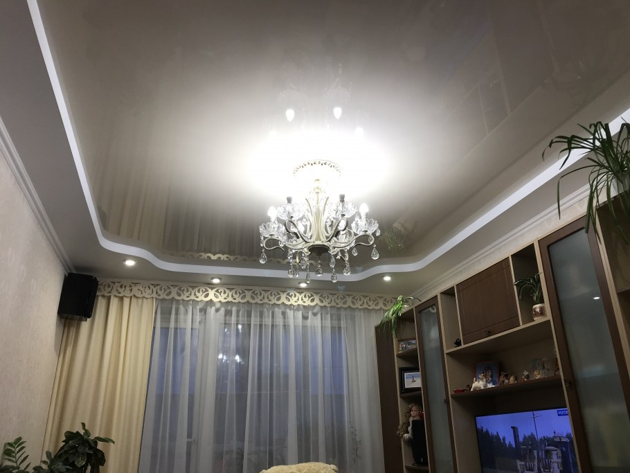 Потолок в квадратной комнате
