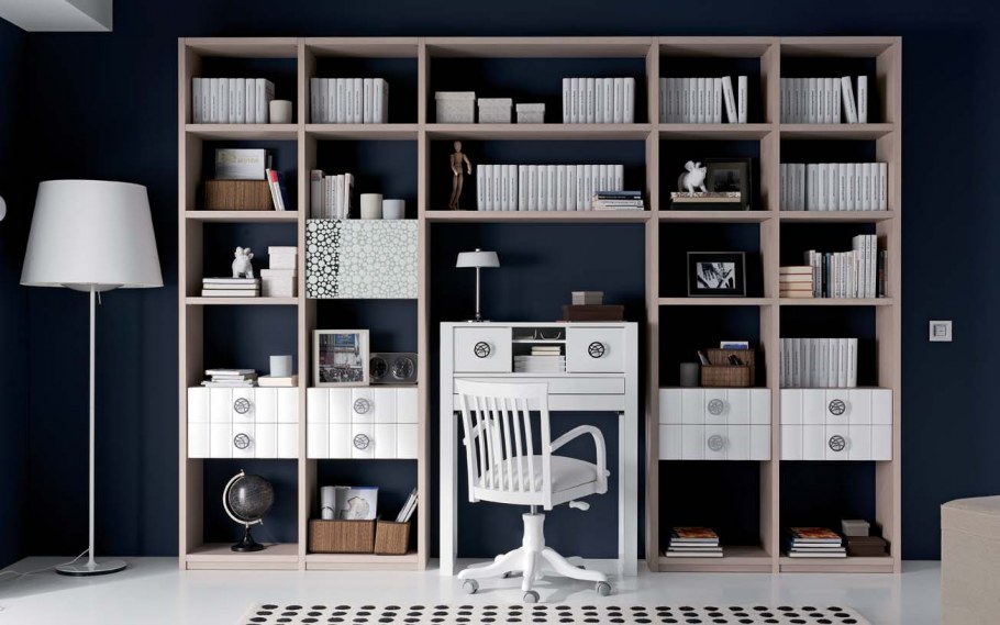 Стеллаж в комнату подростка