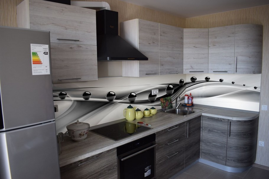 Стеновая панель для серой кухни