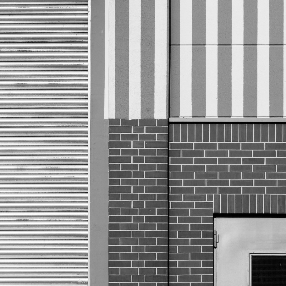 Монохромные фасады