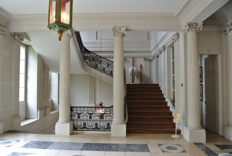 Лестница в особняке Иветт Гильбер