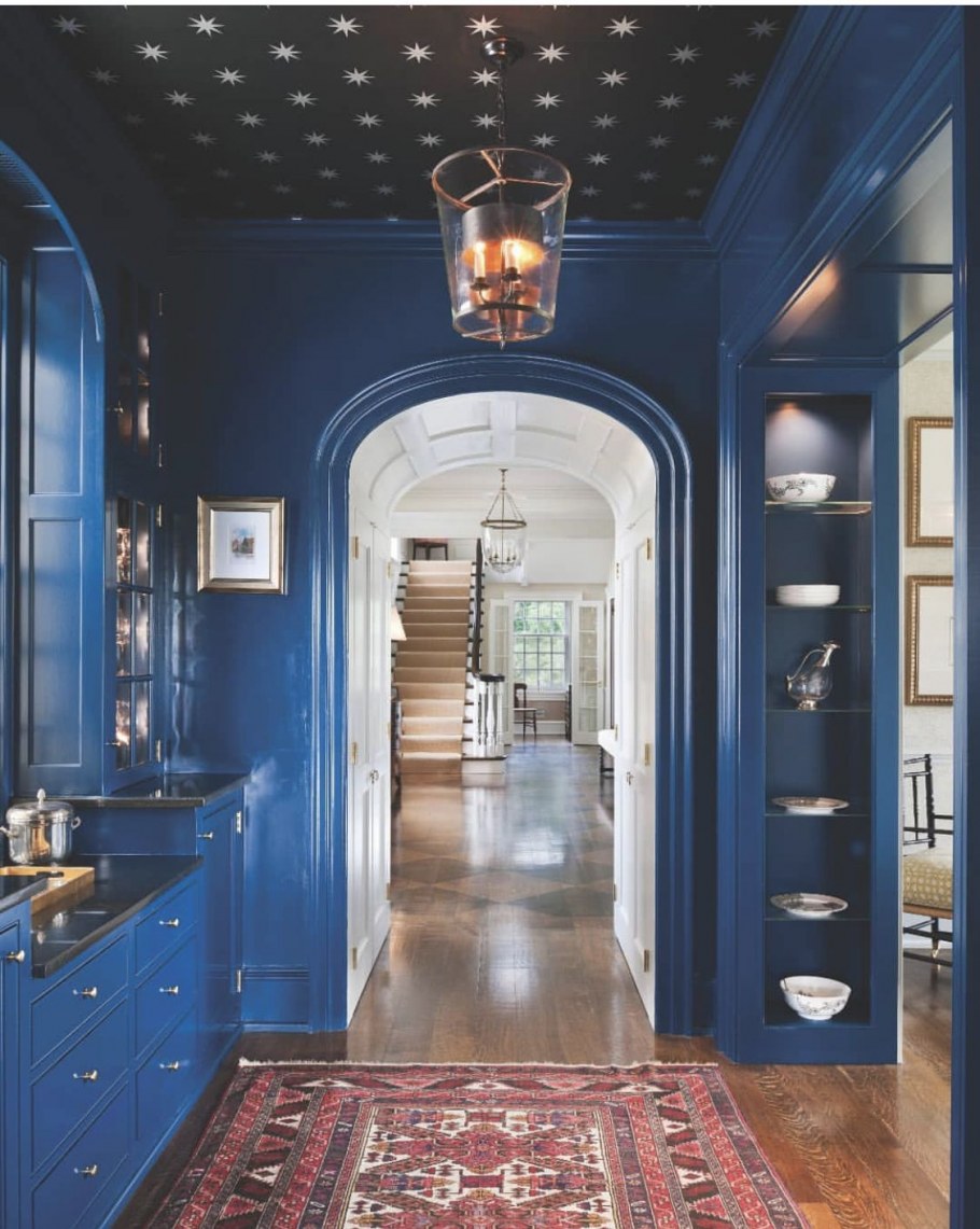 Прихожая в синих тонах
