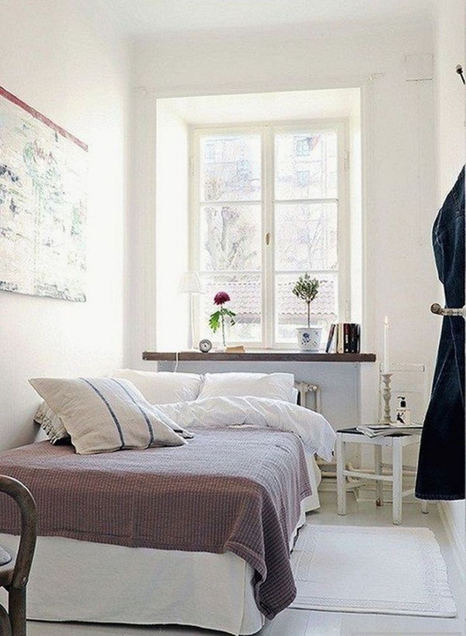 Маленькая спальня с двуспальной кроватью