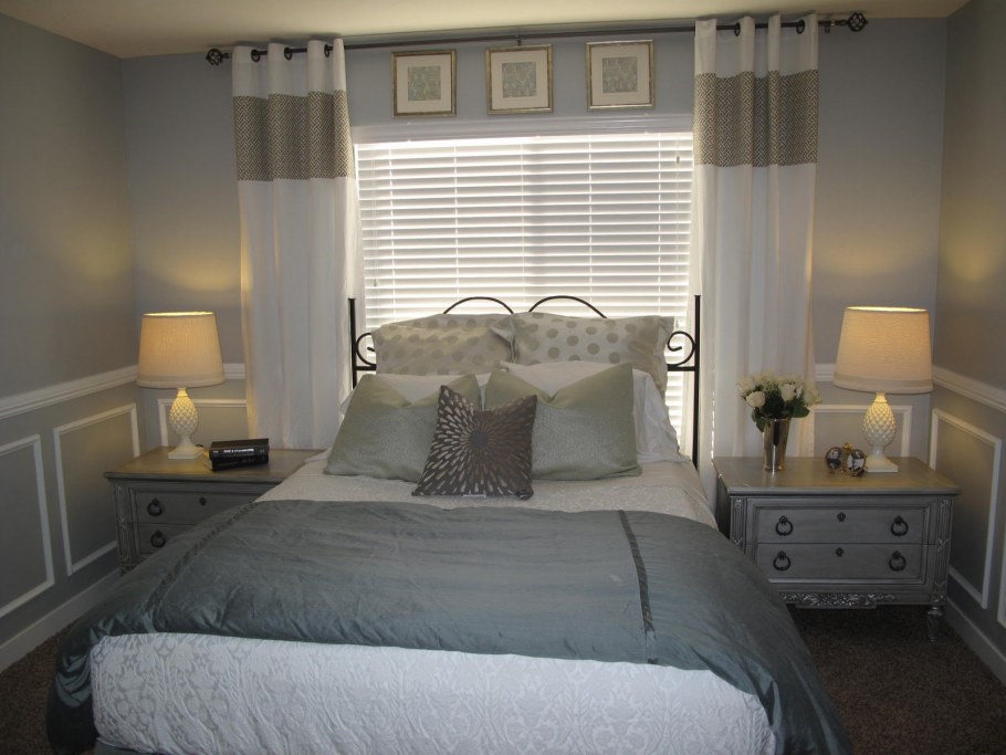 Кровать изголовьем к окну