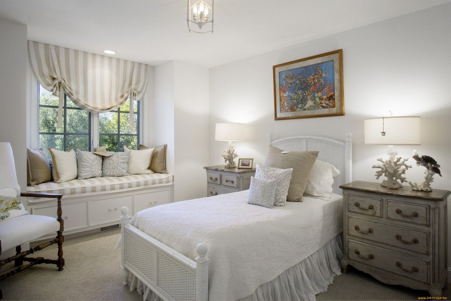 Узкая спальня в скандинавском стиле