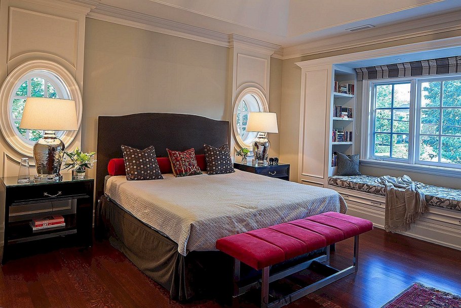 Книжный шкаф в спальне