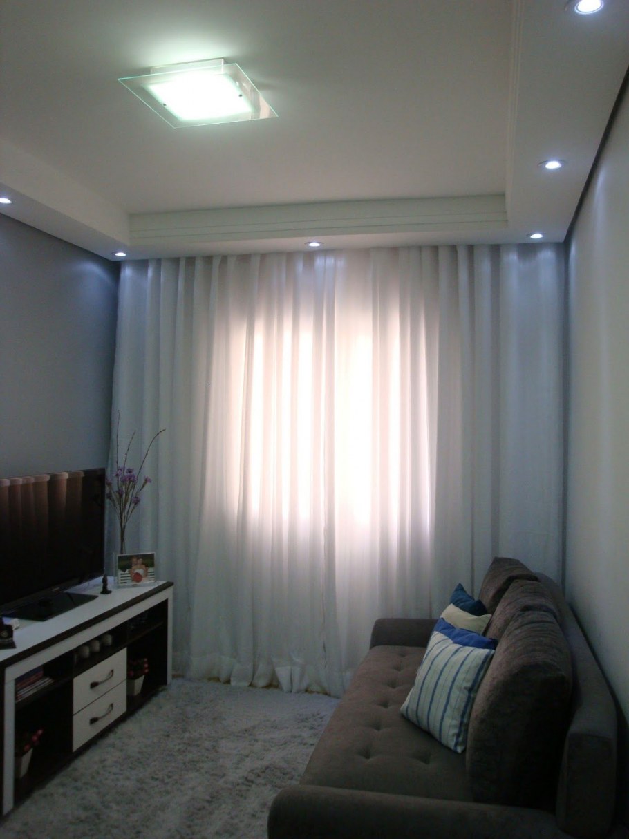 Потолок из гипсокартона с подсветкой в комнате хрущевке